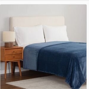 (5)Birkshire Extra Plush  blanket